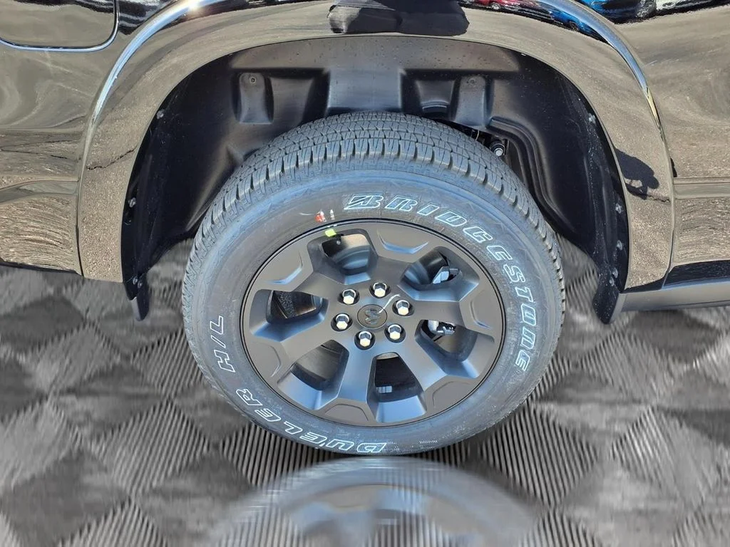 New 2026 Diamond Black Crystal Pearl-Coat Exterior Paint RAM Big Horn/Lone Star image 19