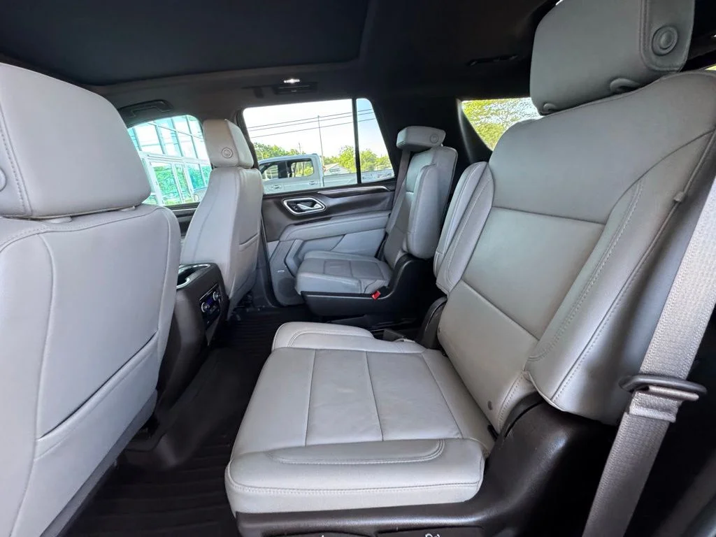Used 2023 White Chevrolet Z71 image 21