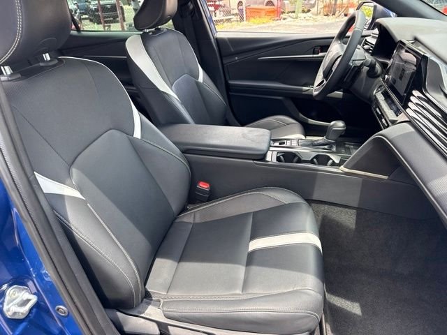 2025 Toyota Camry SE - Photo 22