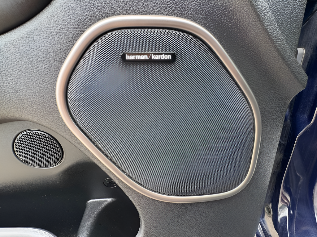 Used 2018 Blue Jeep Overland image 19