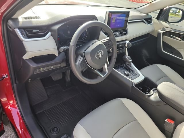 Used 2025 Red Toyota XLE Premium image 17