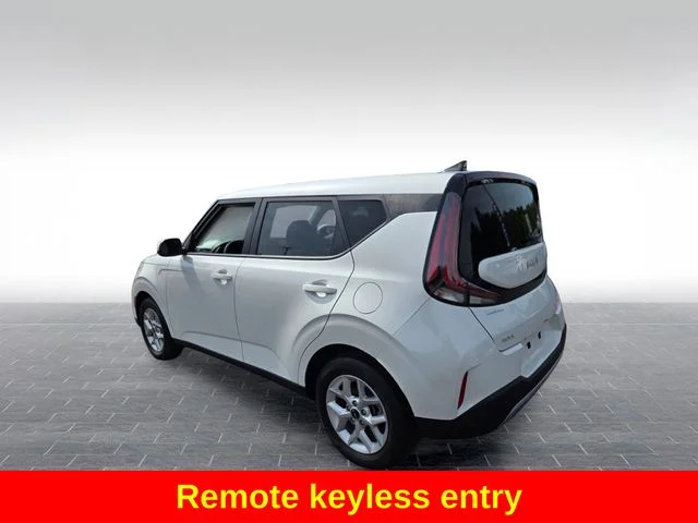Used 2025 White Kia LX image 6
