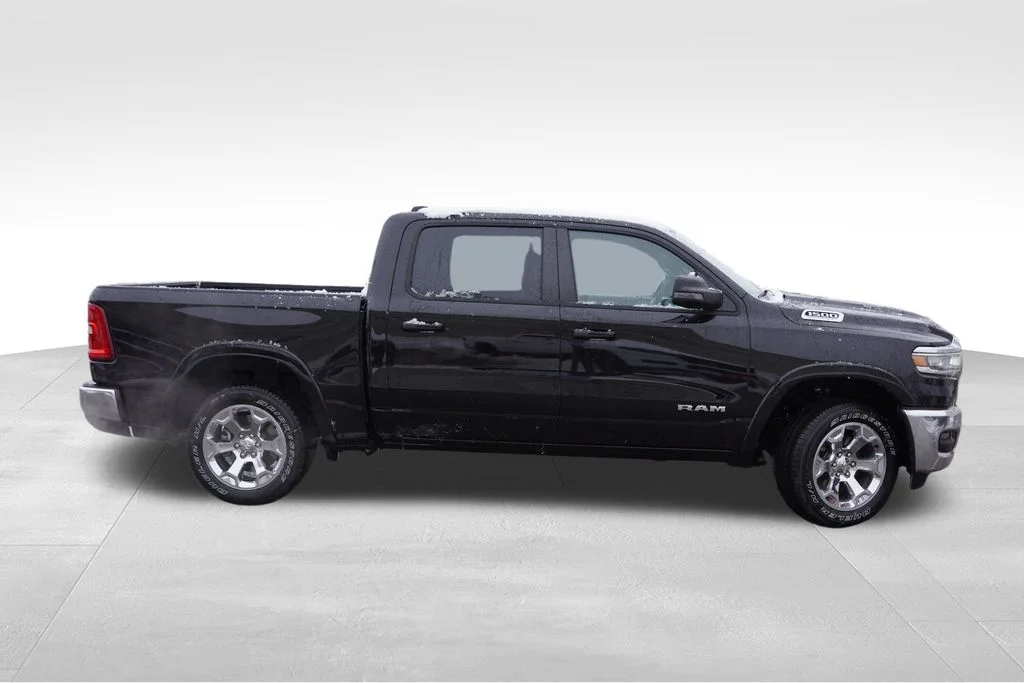 New 2026 Diamond Black Crystal Pearl-Coat Exterior Paint RAM Big Horn image 3