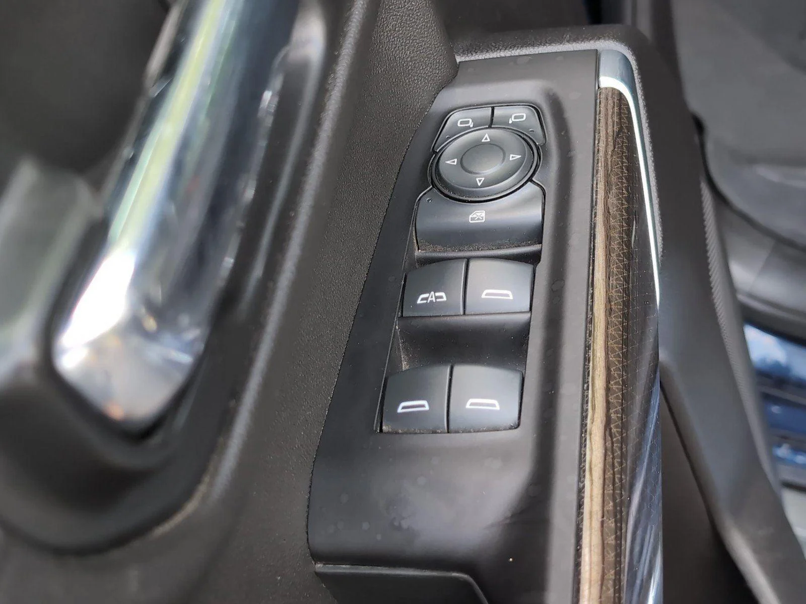 Used 2022 Northsky Blue Metallic Chevrolet LT image 19