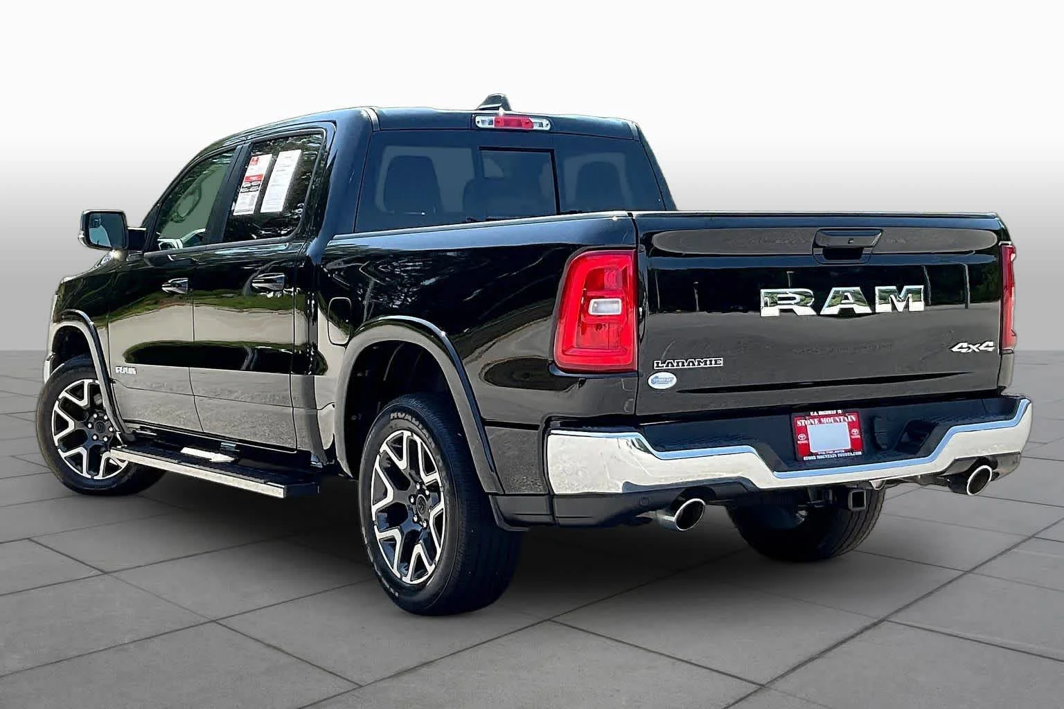 Used 2025 Diamond Black Crystal Pearlcoat Ram Laramie image 23