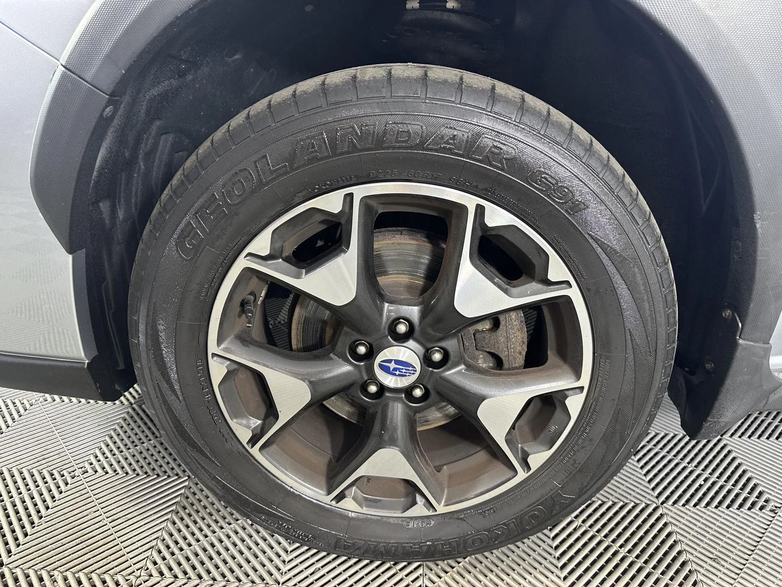 Used 2018 Ice Silver Metallic Subaru Premium image 12