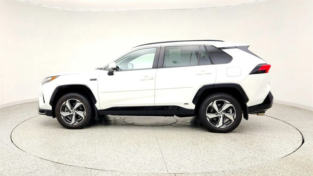 Used 2023 Ice Cap Toyota SE w/ Weather & Moonroof Pkg image 8