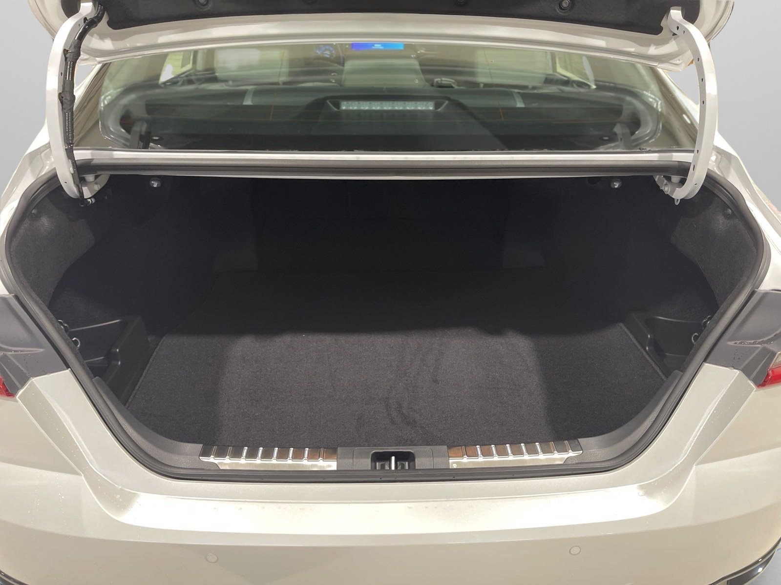 Used 2025 White Toyota XLE image 10