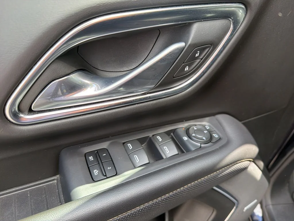 Used 2024 Silver GMC SLT image 13