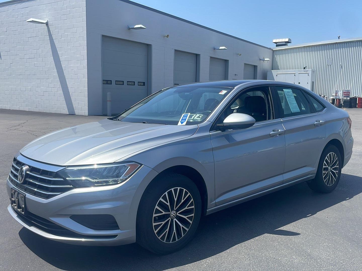 Used 2021 Platinum Gray Metallic Volkswagen SE image 4