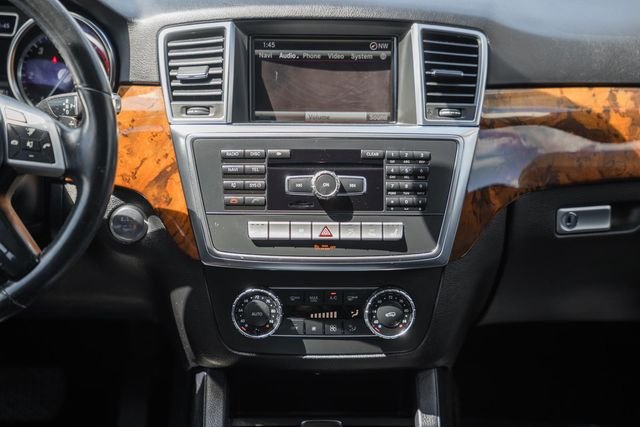 Used 2013 Black Mercedes-Benz ML 350 image 23