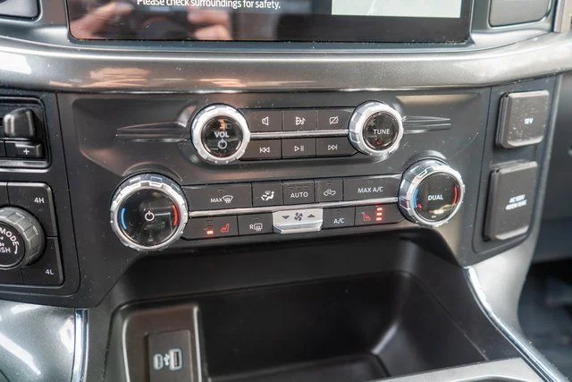 Used 2022 Black Ford XLT image 30
