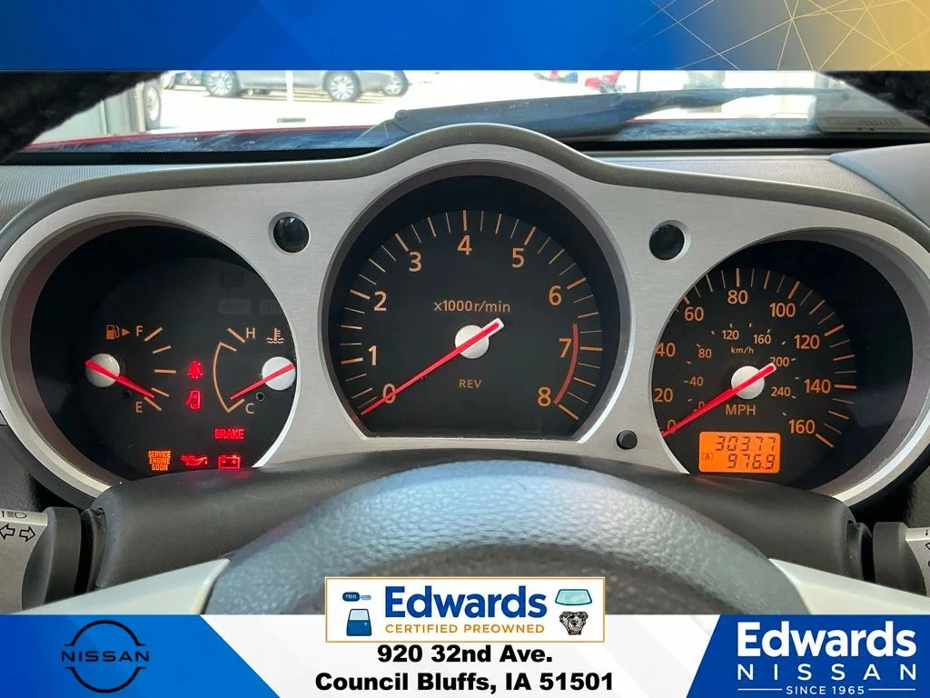 Used 2005 Red Nissan Grand Touring image 19