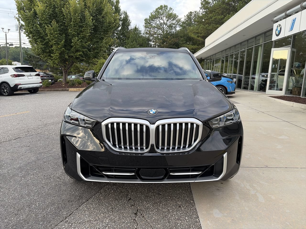 Used 2026 Black Sapphire Metallic BMW xDrive40i image 3
