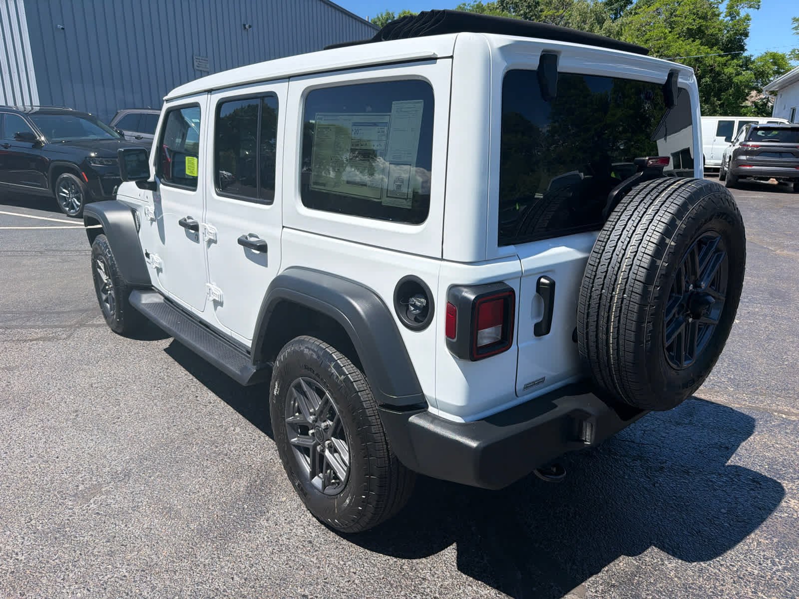 New 2026 Bright White Clear-Coat Exterior Paint Jeep Sport S image 6