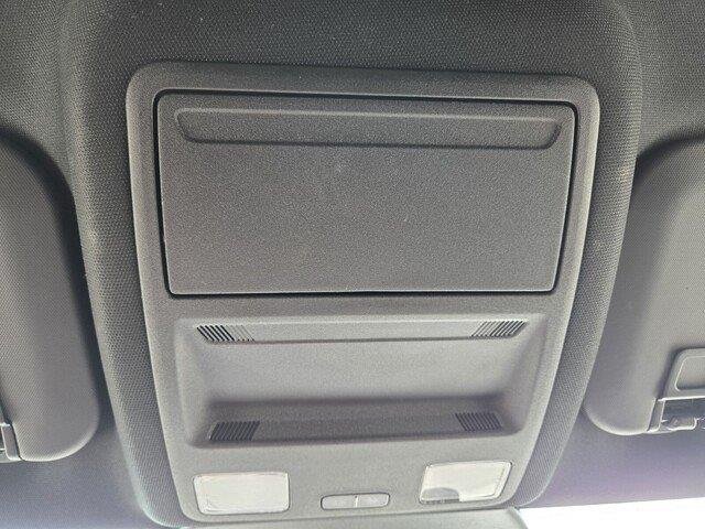 Used 2025 Agate Black Metallic Ford ST-Line image 21