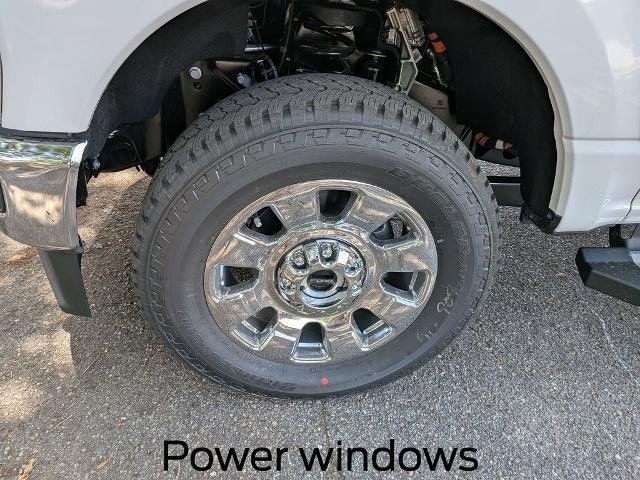 New 2026 Star White Metallic Tri-Coat Ford F-250® Lariat® image 15