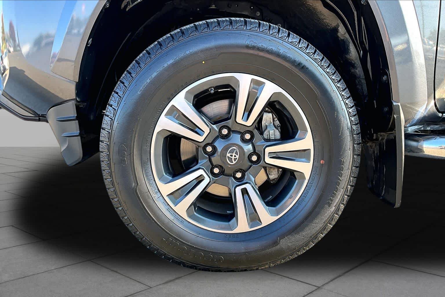 Used 2017 Magnetic Gray Metallic Toyota SR5 image 10