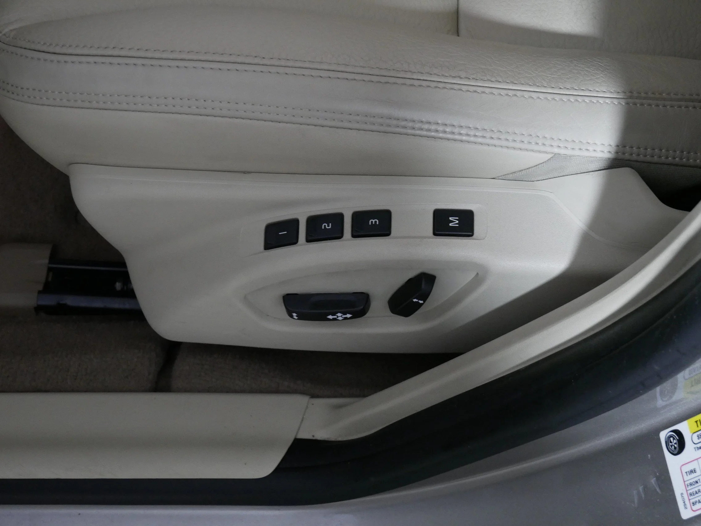 Used 2014 Seashell Metallic Volvo T5 image 20