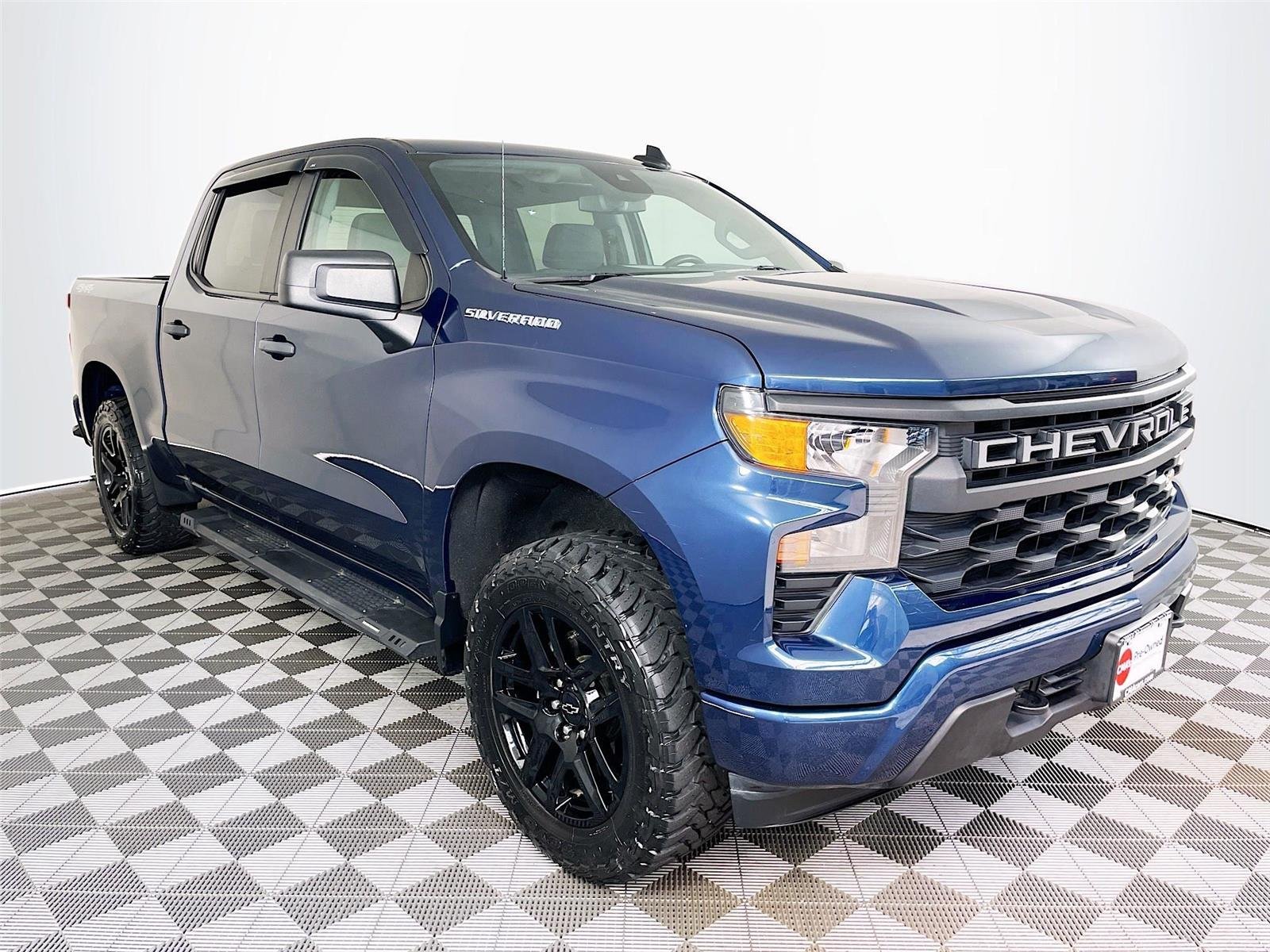 2022 Chevrolet Silverado 1500 Custom 4X4 Crew Cab Short Box's photo