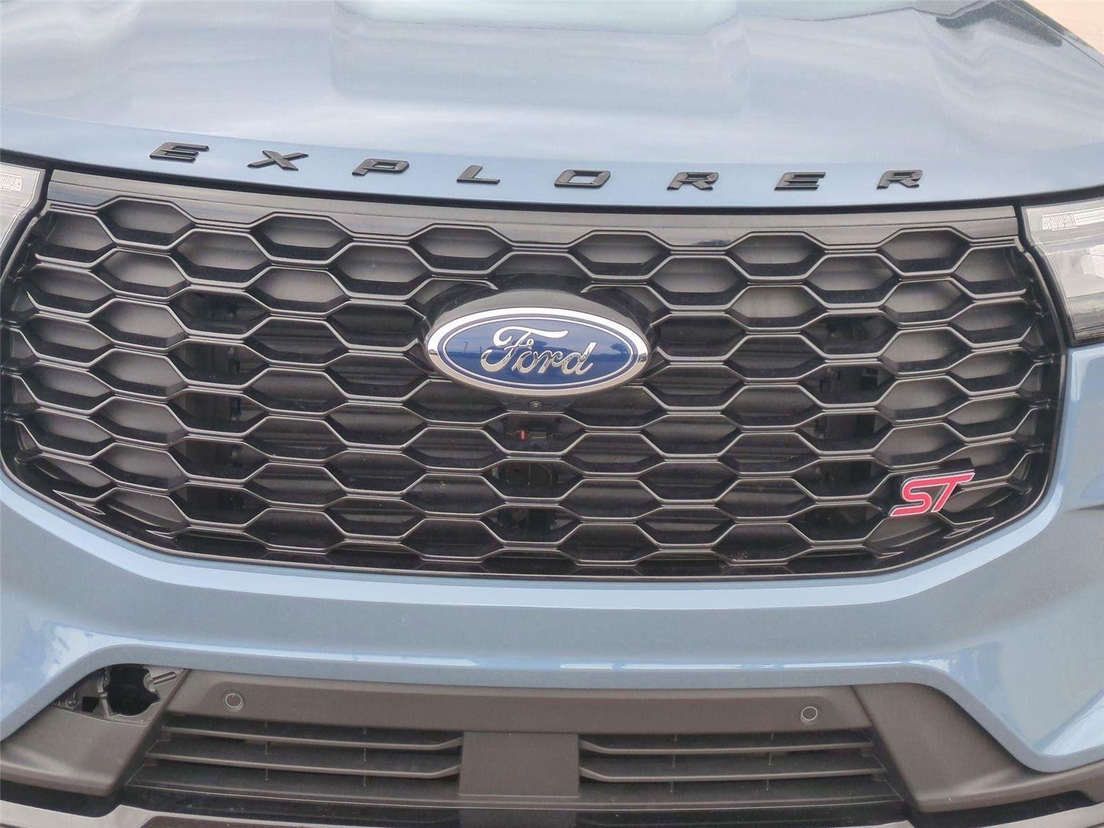 Used 2025 Vapor Blue Ford ST image 14