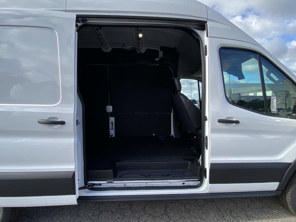 New 2026 Oxford White Ford Cargo Van image 9