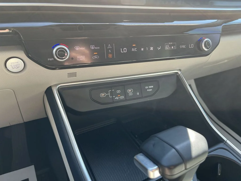 Used 2025 White Kia SX Prestige image 19
