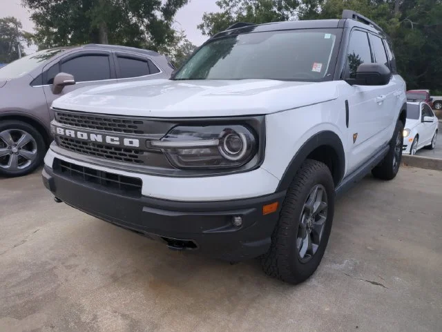 Used 2022 White Ford Badlands image 1