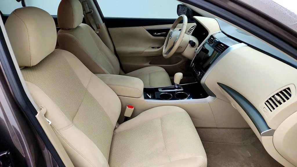 Used 2014 Java Metallic Nissan 4dr Sedan I4 2.5 SV image 22