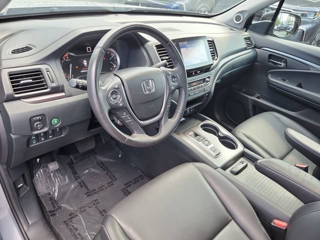 Certified Used 2023 Lunar Silver Metallic Honda AWD RTL-E image 16