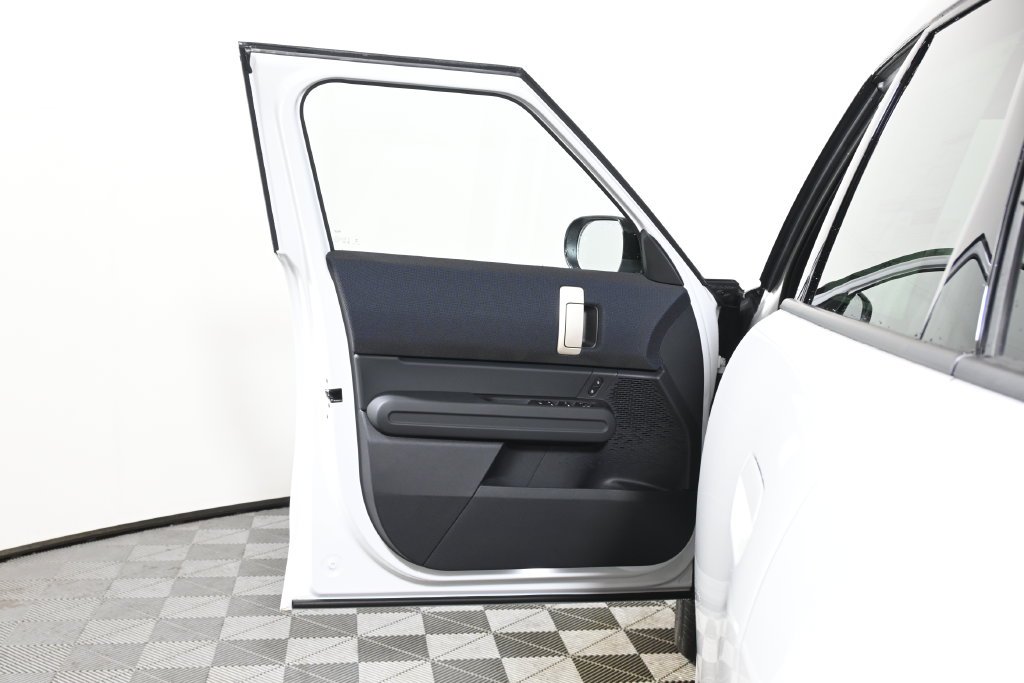 Used 2026 White MINI  image 27