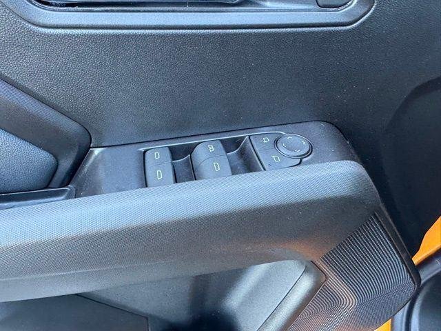 2025 Chevrolet Colorado LT - Photo 9