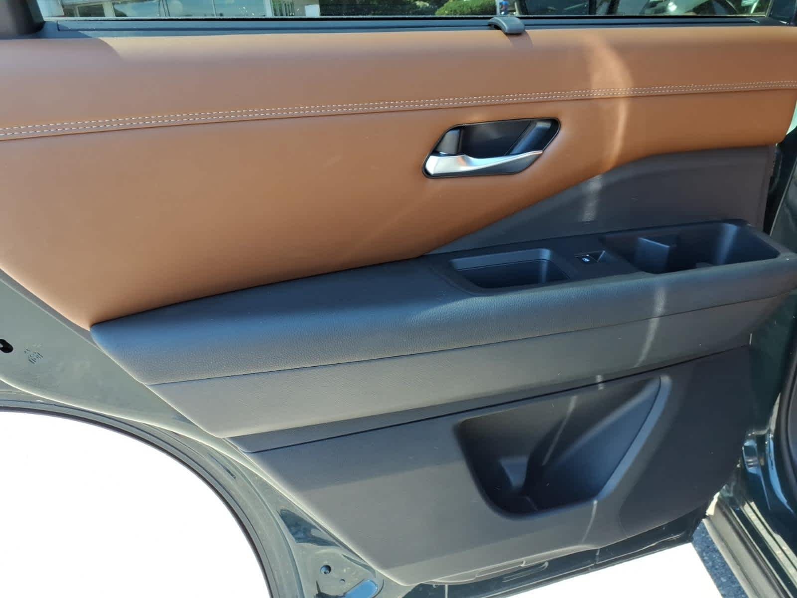 Certified Used 2024 Obsidian Green Pearl Nissan Platinum image 12