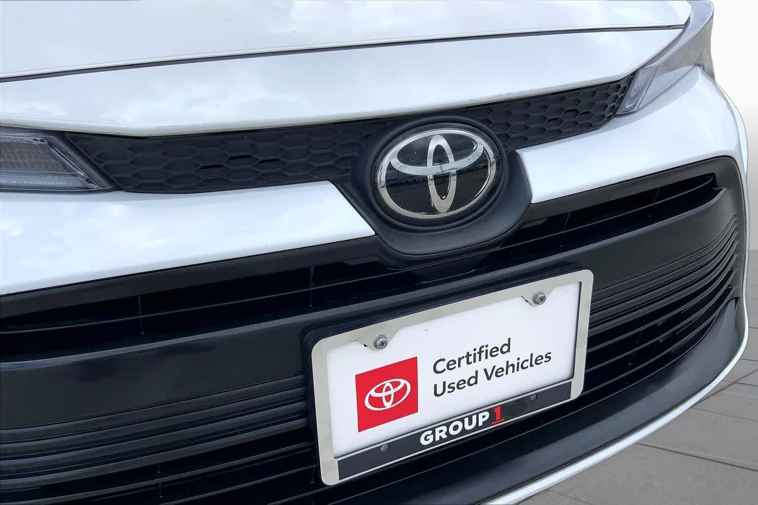 Used 2026 Ice Cap Toyota LE image 29