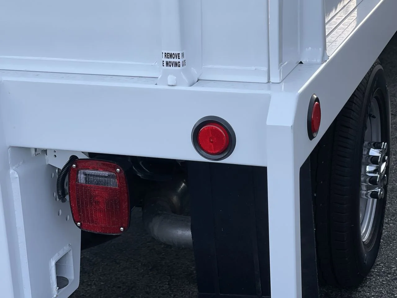 New 2026 Oxford White Ford XL image 9