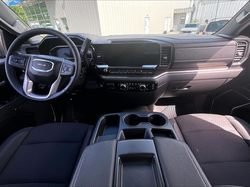 Used 2025 Black GMC Elevation image 21