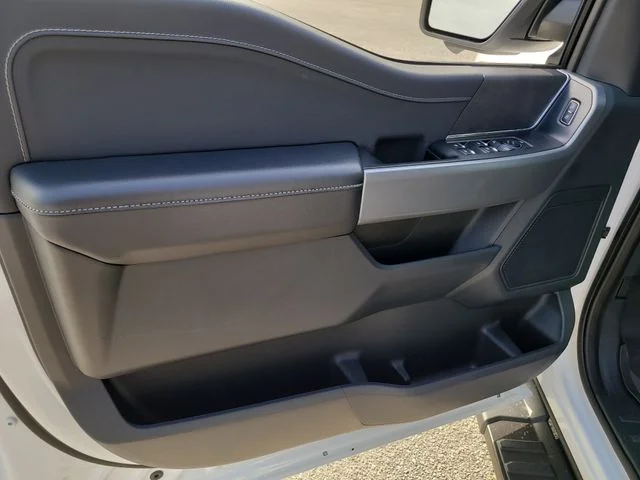 Used 2025 White Ford XLT image 16