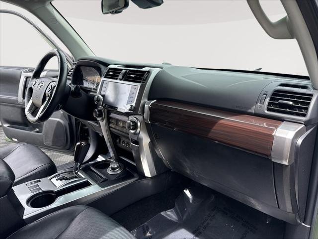Certified Used 2022 ARMY GREEN Toyota  image 31