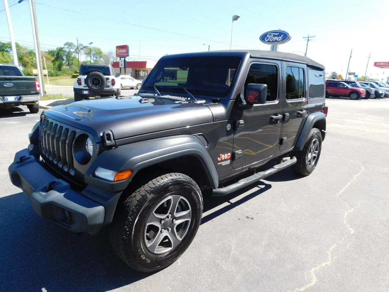 Used 2019 Gray Jeep SPORT S 4X4 image 4