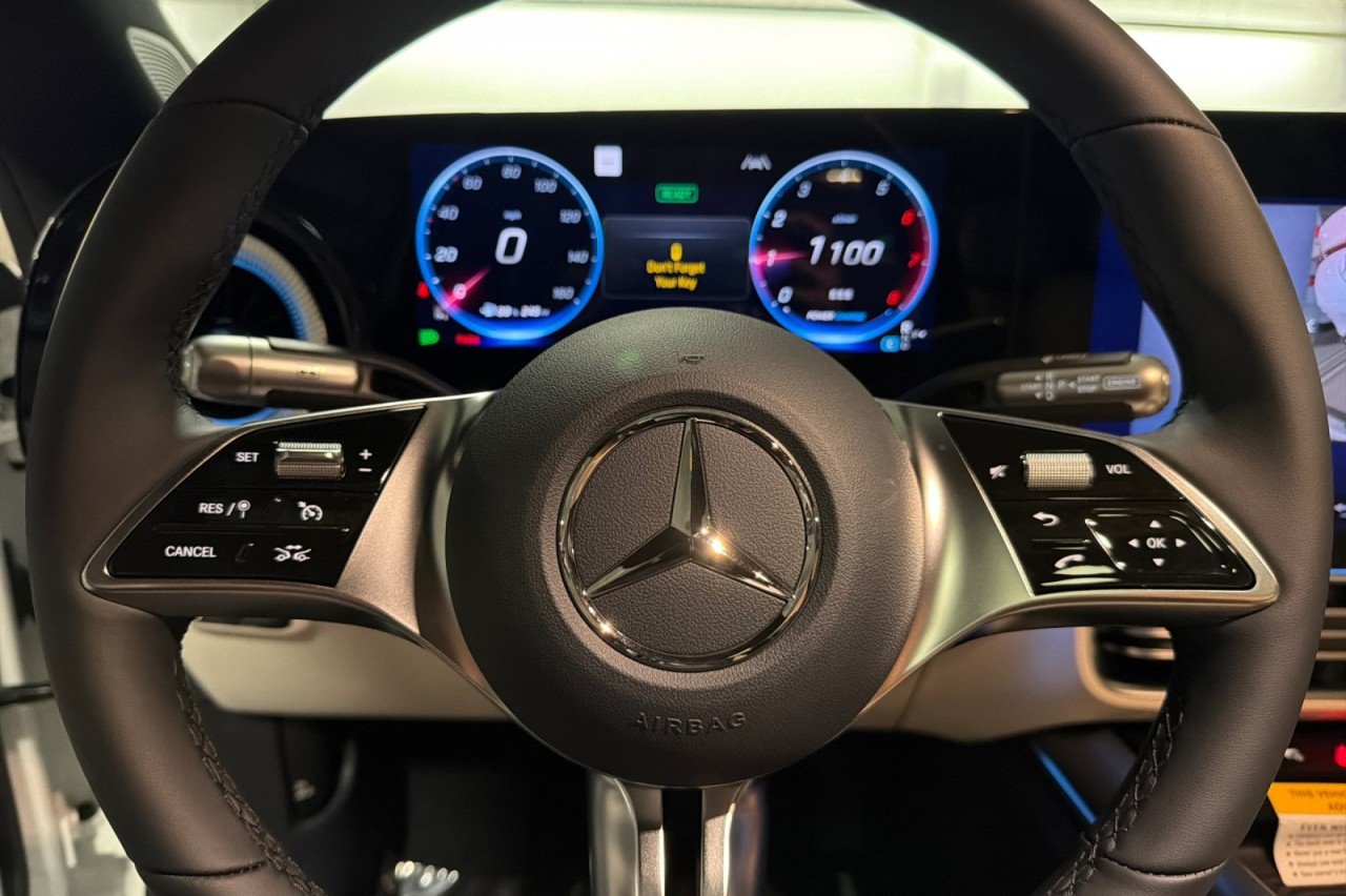 New 2027 Polar White Mercedes-Benz CLA 220 Hybrid FWD image 21