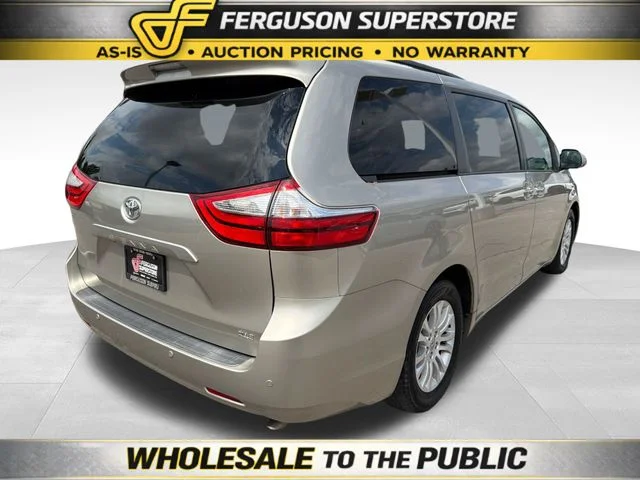 Used 2016  Toyota XLE image 7