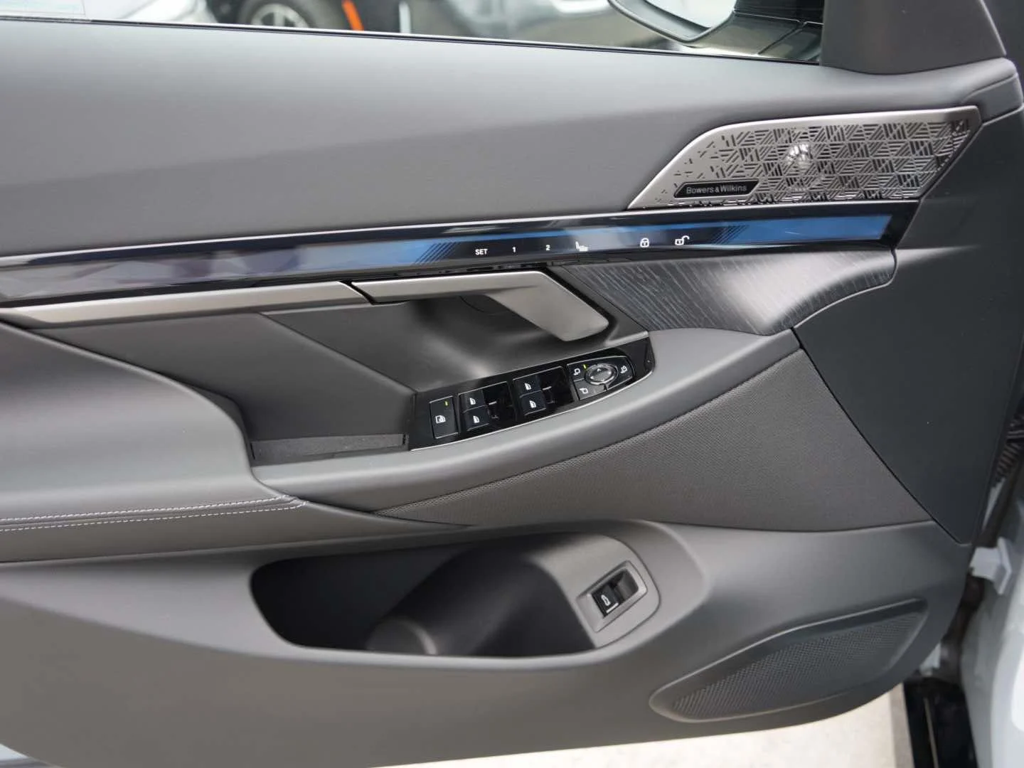 New 2026 Brooklyn Grey Metallic BMW M60 image 10