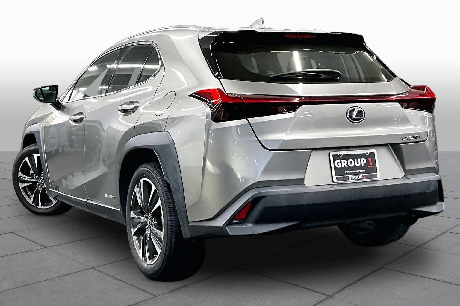 Used 2019 Atomic Silver Lexus  image 11