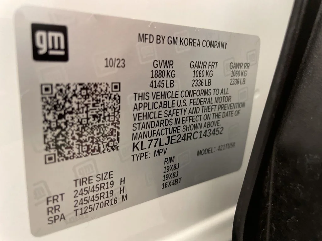 Used 2024 White Chevrolet 2RS image 31