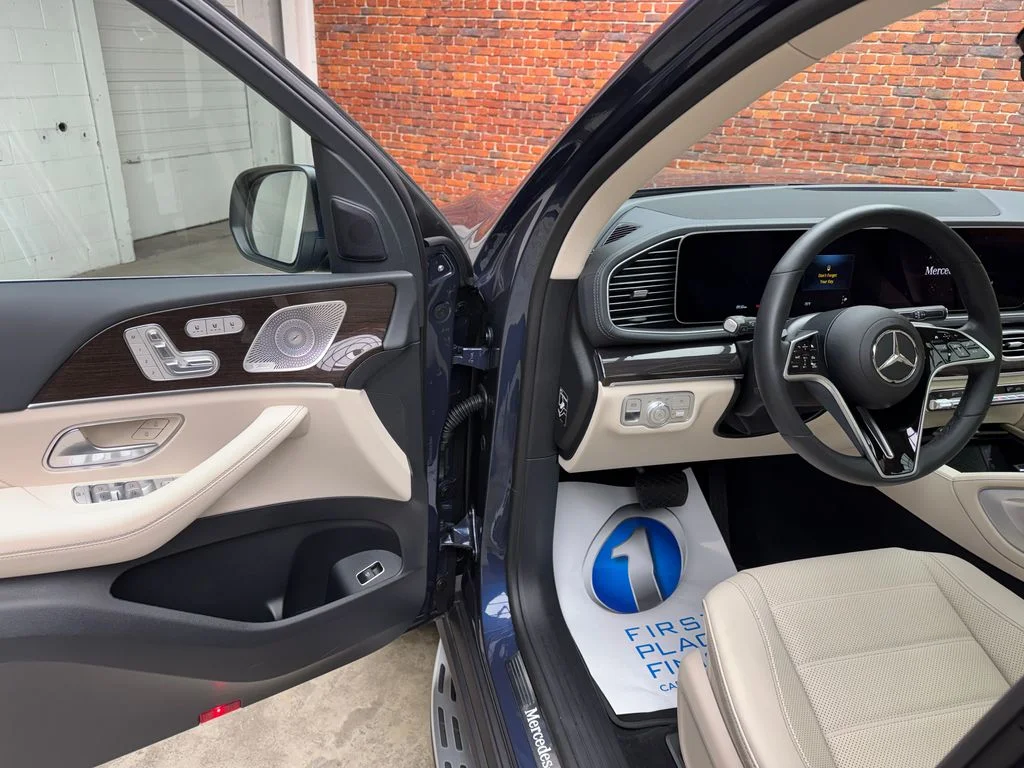 Used 2026 Blue Mercedes-Benz GLS 450 image 9