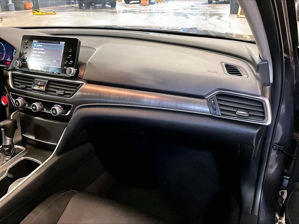Used 2018 Gray Honda LX image 13