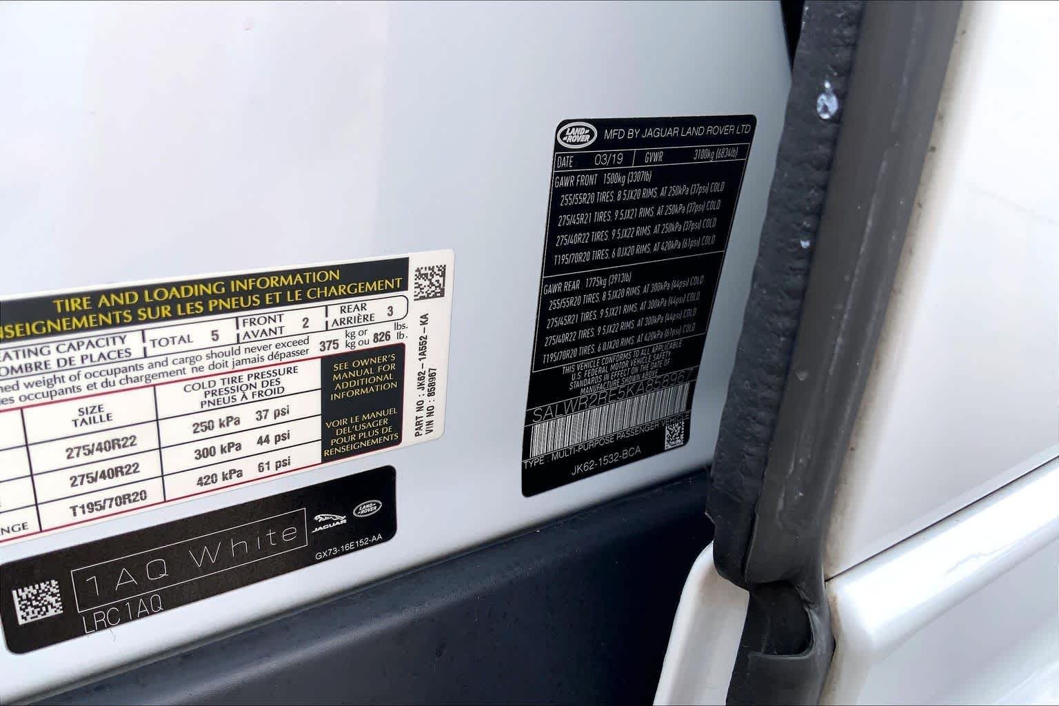 Used 2019 Meribel White Pearl Land Rover Dynamic image 37