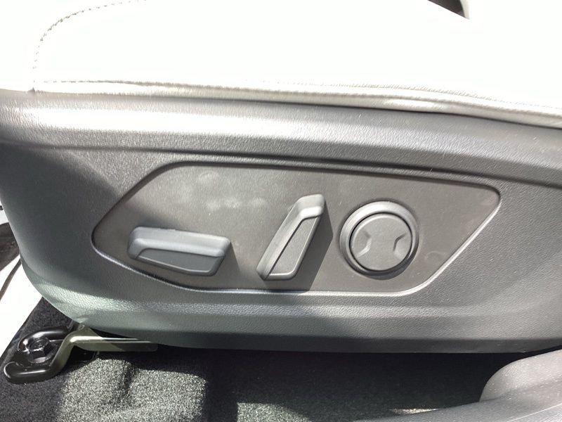 New 2026 White Hyundai SEL image 24