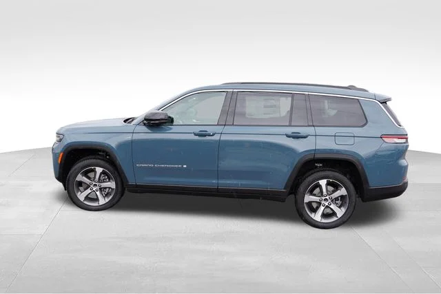 New 2026 Steel Blue Exterior Paint Jeep Limited image 6