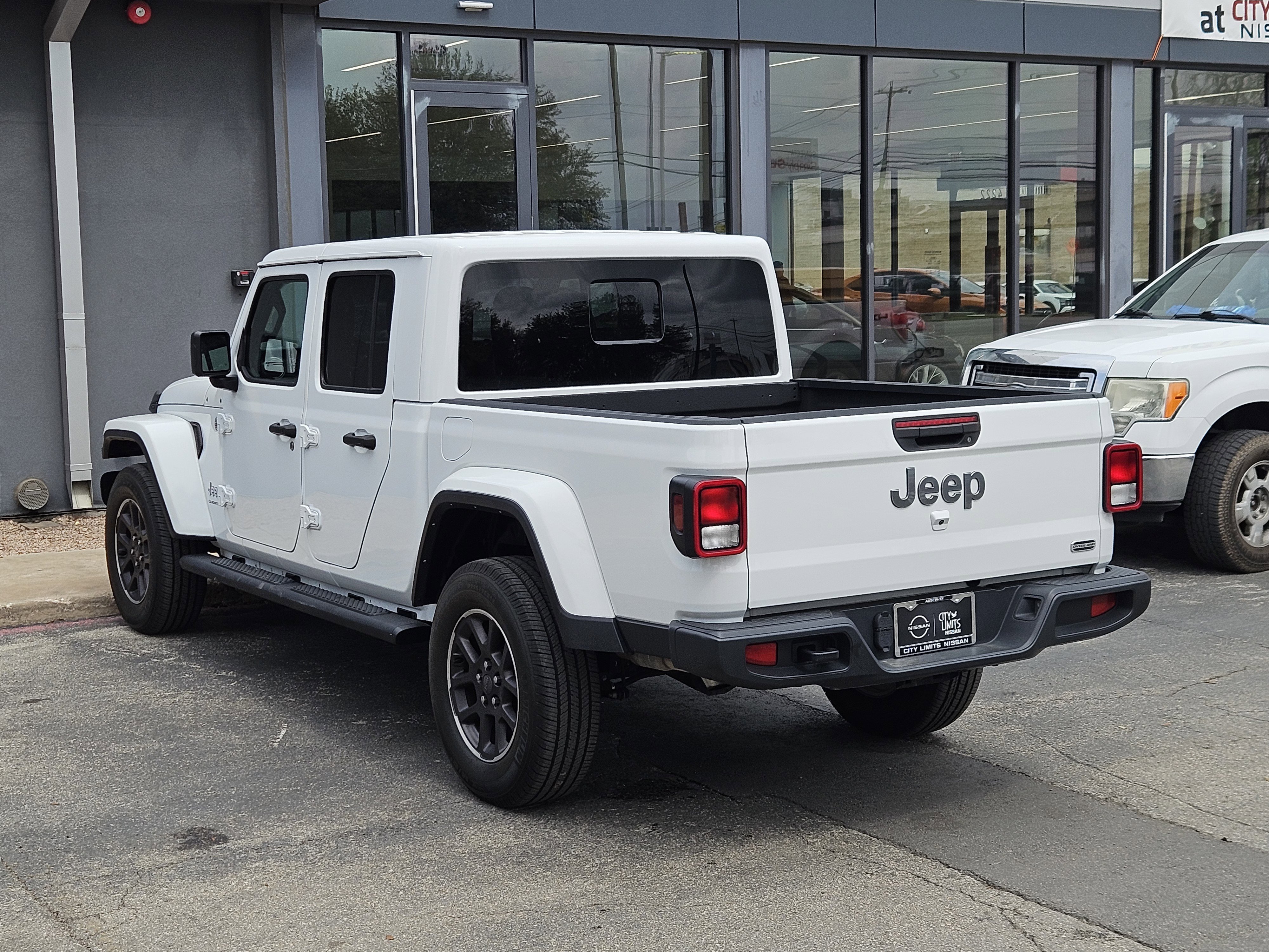 Used 2023 Bright White Clear Coat Jeep Overland image 5